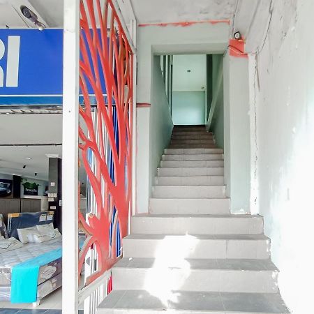 Reddoorz Syariah Near Q-Mall Banjarbaru Martapura  Екстер'єр фото