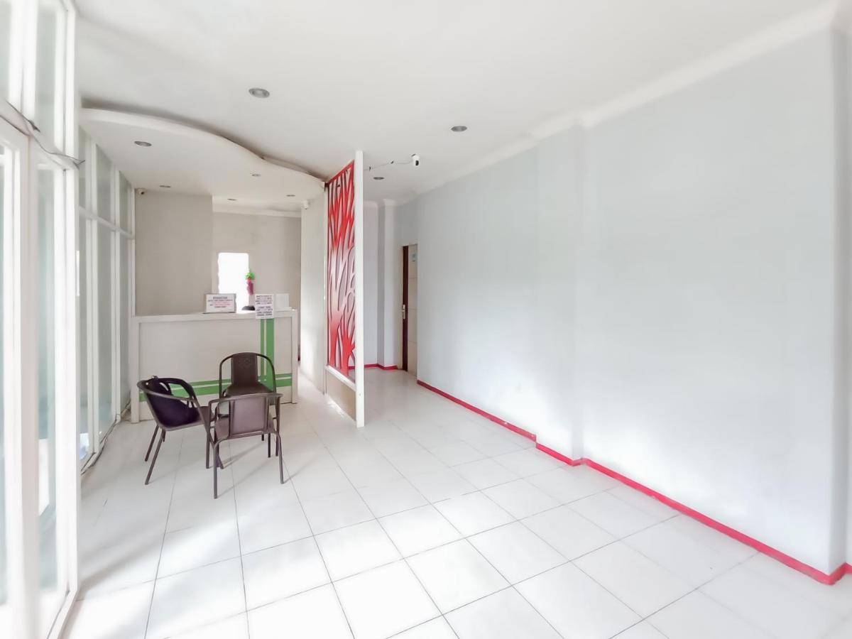 Reddoorz Syariah Near Q-Mall Banjarbaru Martapura  Екстер'єр фото