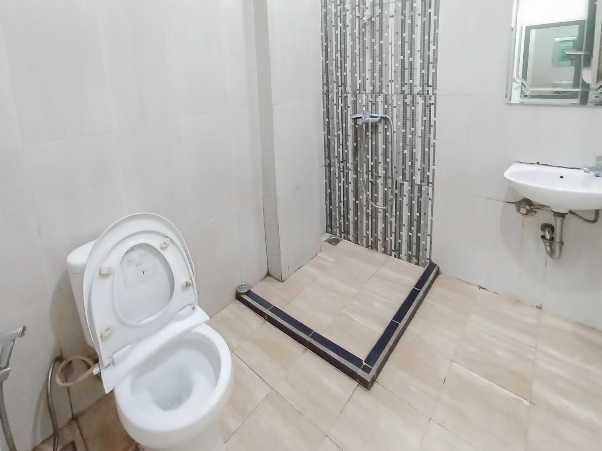 Reddoorz Syariah Near Q-Mall Banjarbaru Martapura  Екстер'єр фото