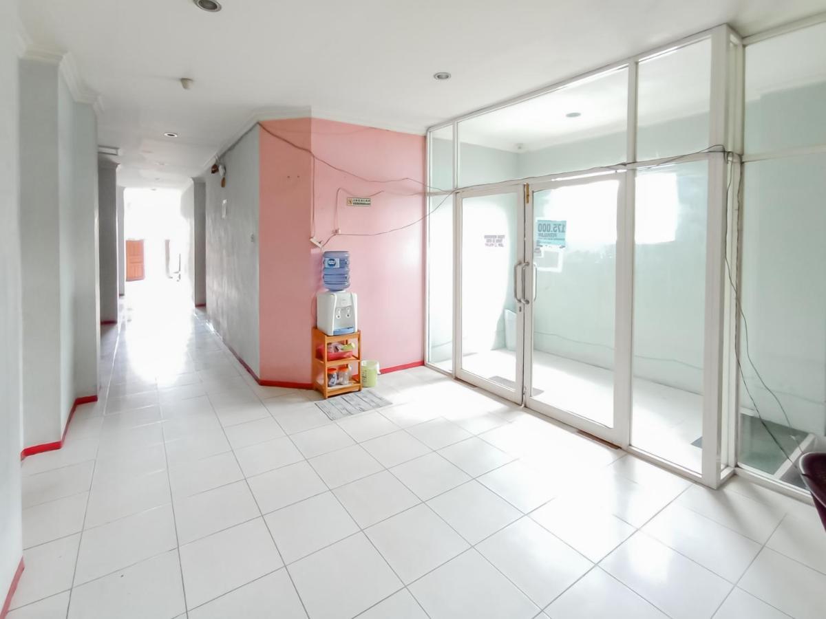 Reddoorz Syariah Near Q-Mall Banjarbaru Martapura  Екстер'єр фото